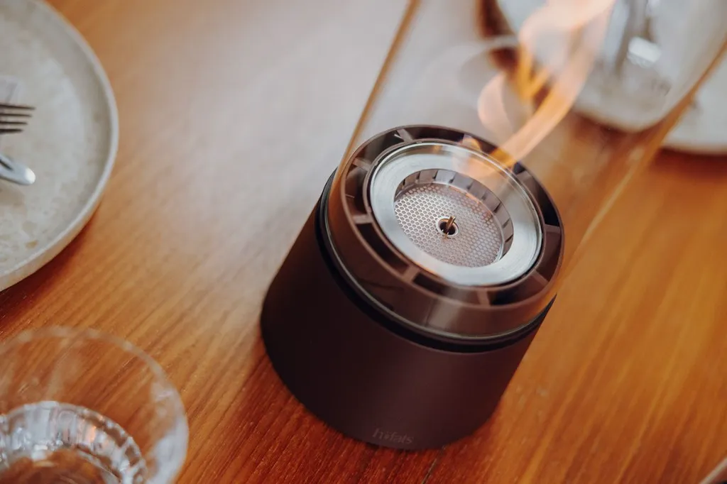 00905_SPIN-air-1200-Tischfeuer-Alu-rostbraun-atmo-01-pdp_1920x1920.webp