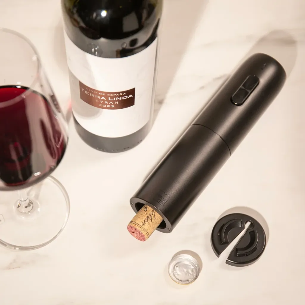 ElectricWineOpener_lilfestyle.webp