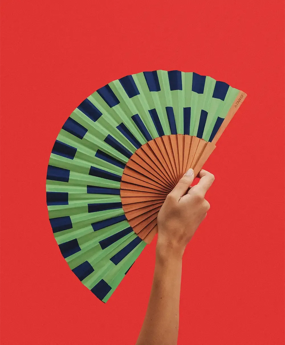 a-fan-of-abanico-eventail-noria-craftsmanship-1.webp
