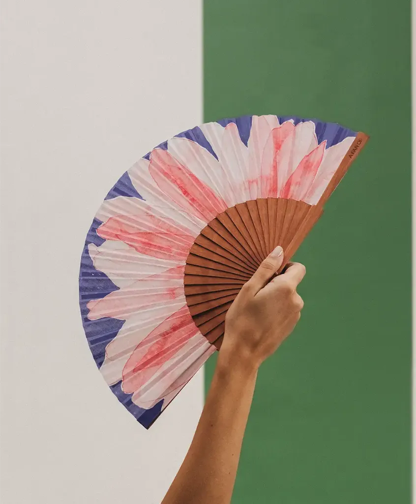 a-fan-of-abanico-eventail-pink-power-craftsmanship.webp