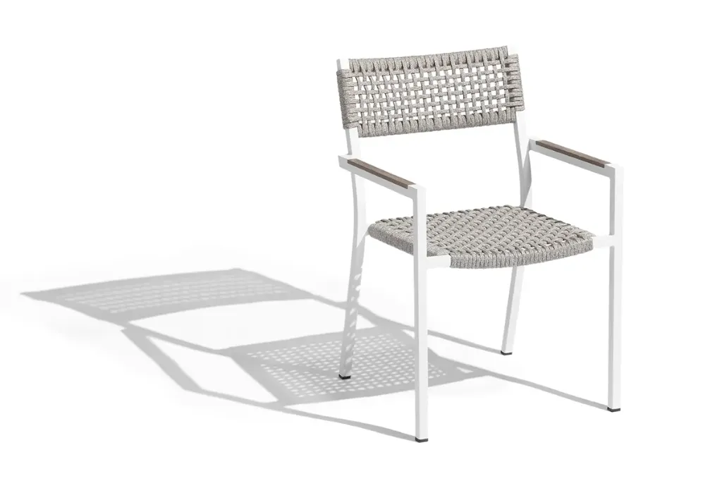 Rancho Fauteuil Empilable En Alu Blanc, Accoudoirs En Teck Duratek, Tressage Corde Gris Chiné